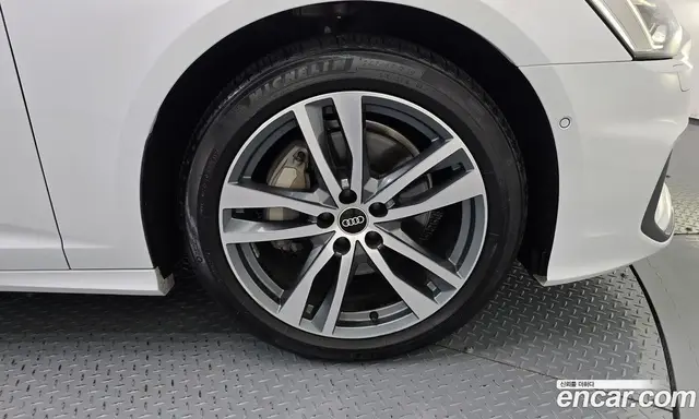 Audi A6 2022 2.0 автомат (гидро), миниатюра 7