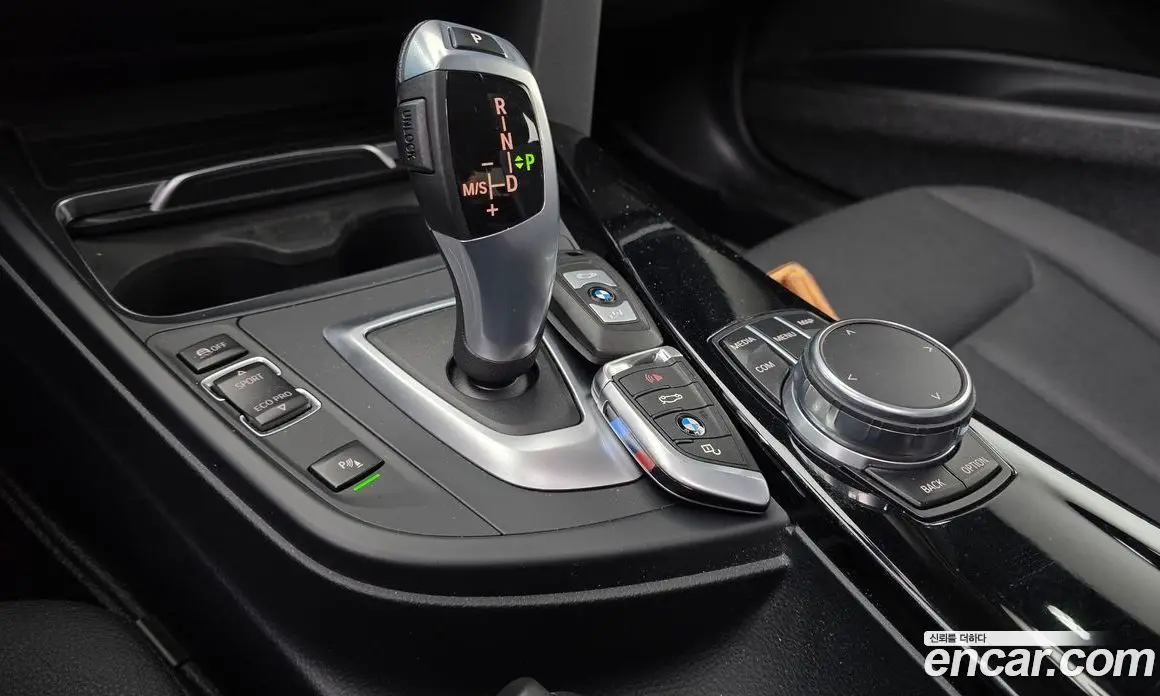 BMW 3 серия 2017 2.0 автомат (гидро), фото 9