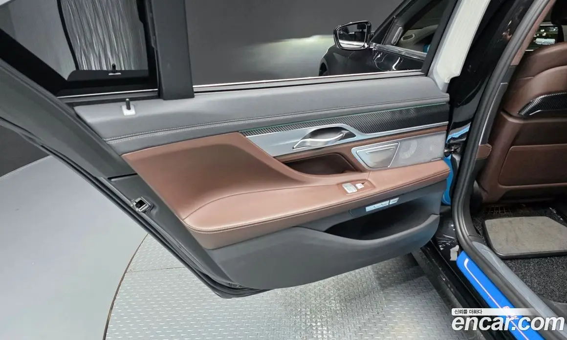BMW 7 серия 2017 4.4 автомат (гидро), фото 14