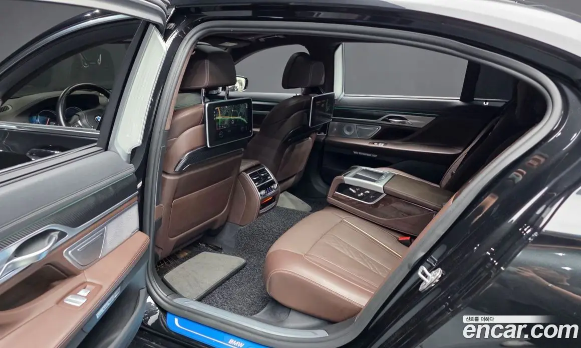 BMW 7 серия 2017 4.4 автомат (гидро), фото 15