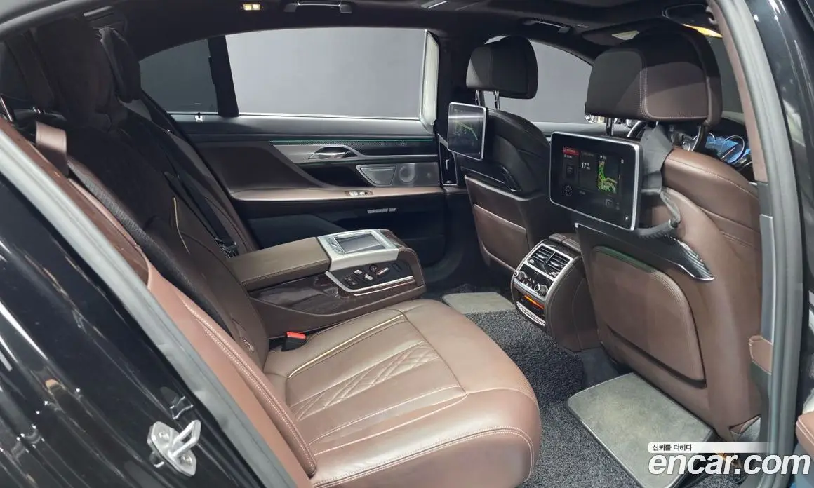 BMW 7 серия 2017 4.4 автомат (гидро), фото 17