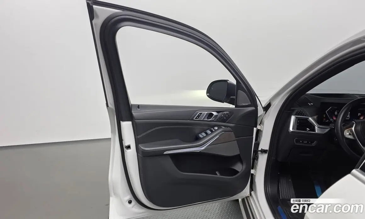 BMW X7 2023 3.0 автомат (гидро), фото 14