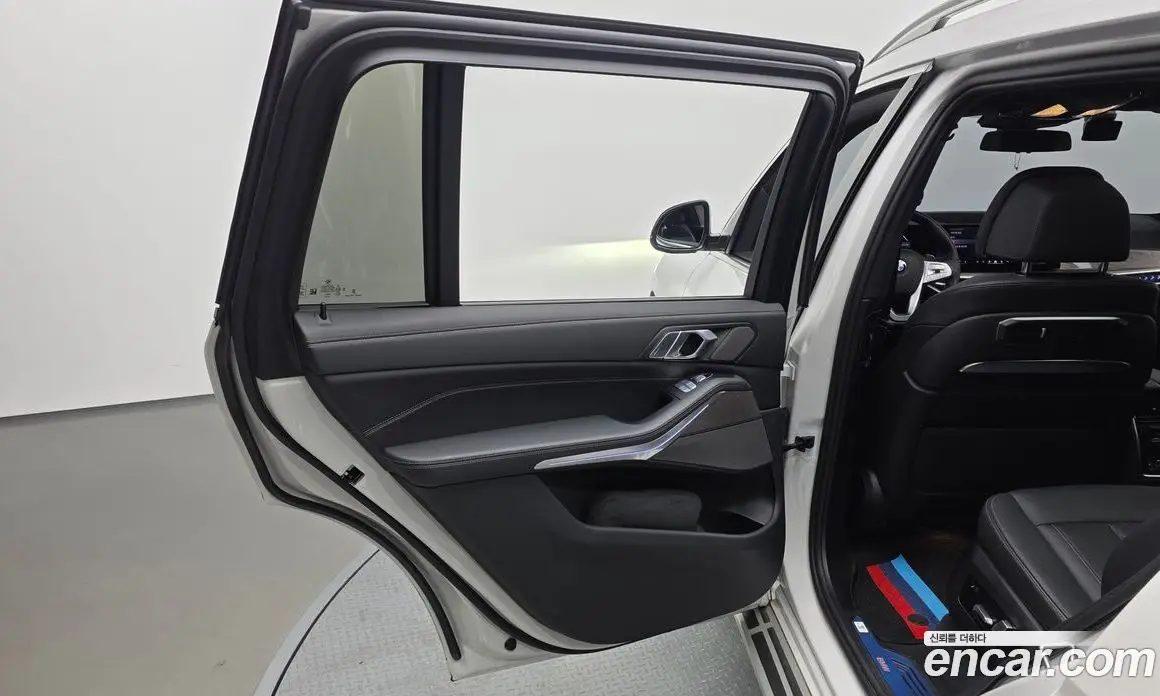BMW X7 2023 3.0 автомат (гидро), фото 15