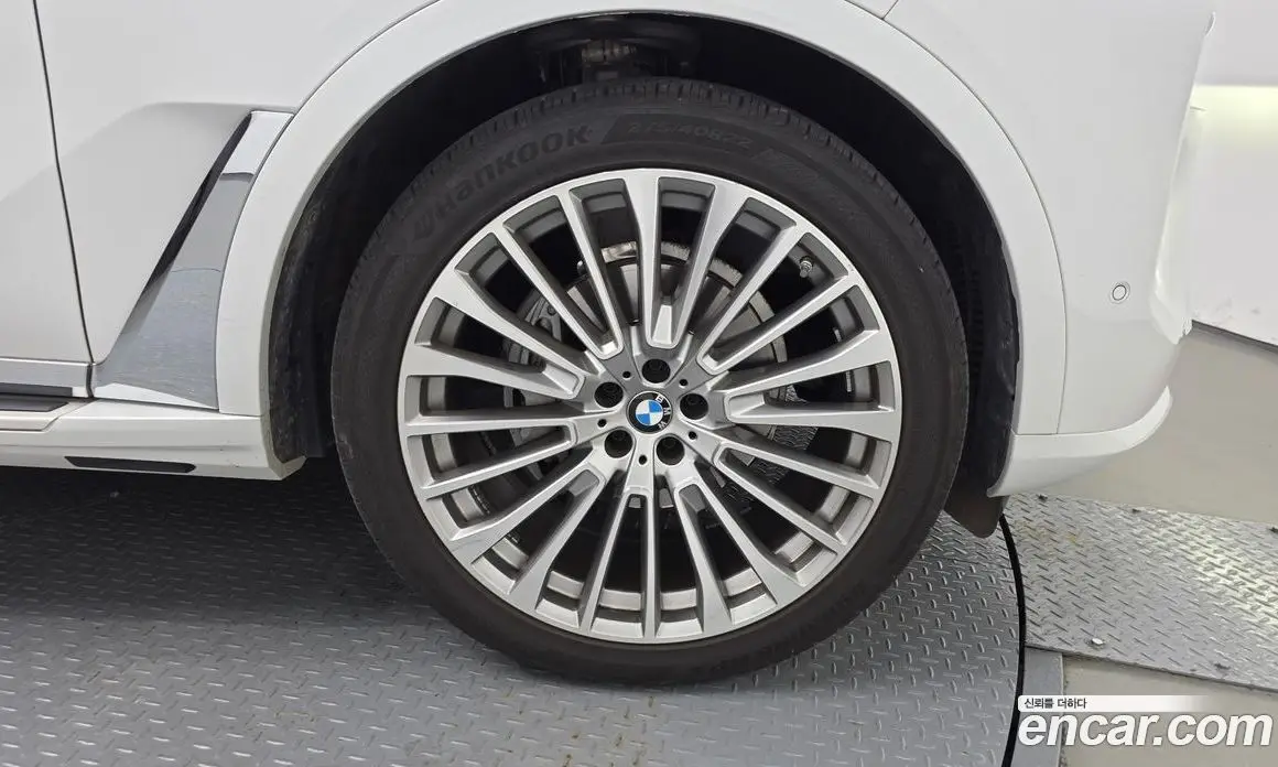 BMW X7 2023 3.0 автомат (гидро), фото 7