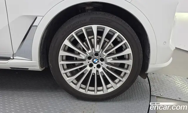 BMW X7 2023 3.0 автомат (гидро), миниатюра 7