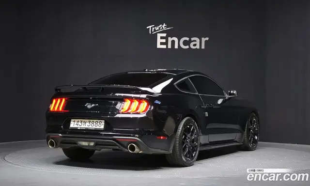 Ford Mustang 2018 2.3 автомат (гидро), миниатюра 2
