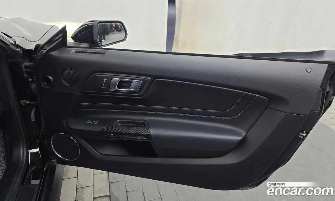 Ford Mustang 2018 2.3 автомат (гидро), фото 15