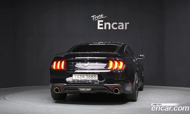 Ford Mustang 2018 2.3 автомат (гидро), миниатюра 4