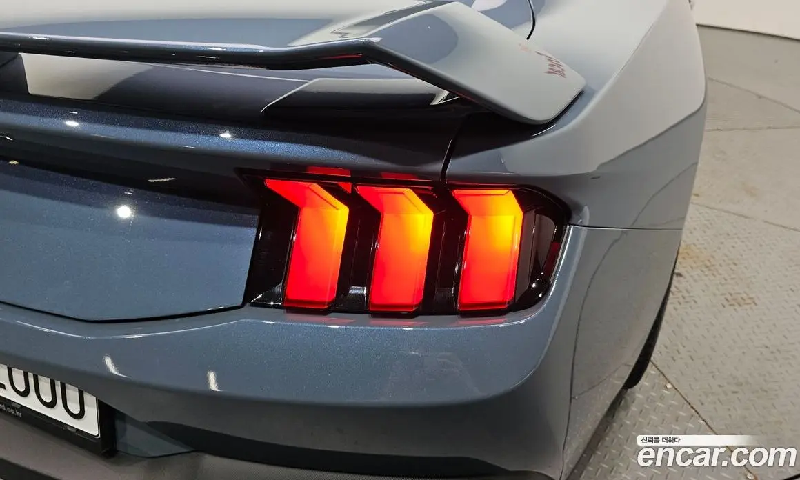 Ford Mustang 2024 5.0 автомат (гидро), фото 9