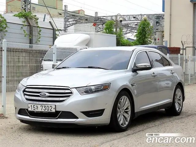 Ford Taurus 2015 2.0 автомат (гидро), миниатюра 2