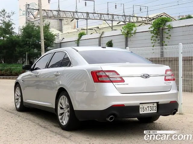 Ford Taurus 2015 2.0 автомат (гидро), миниатюра 3