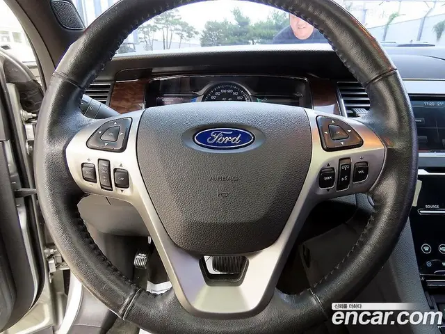 Ford Taurus 2015 2.0 автомат (гидро), миниатюра 8