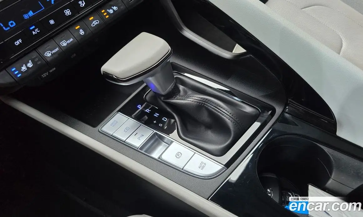 Hyundai Avante 2023 1.6 автомат (гидро), фото 12