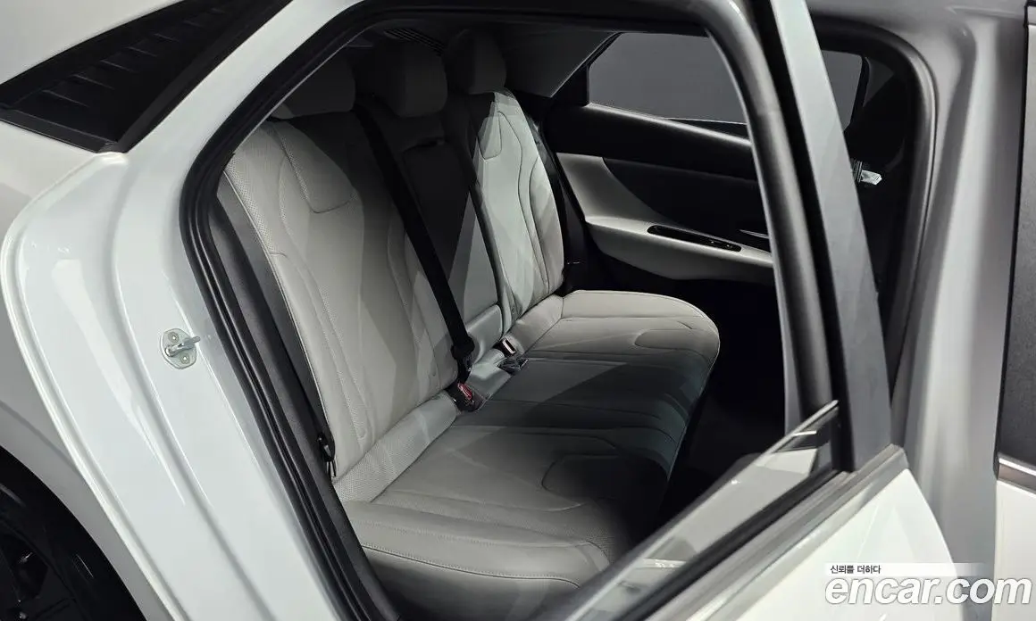 Hyundai Avante 2023 1.6 автомат (гидро), фото 16
