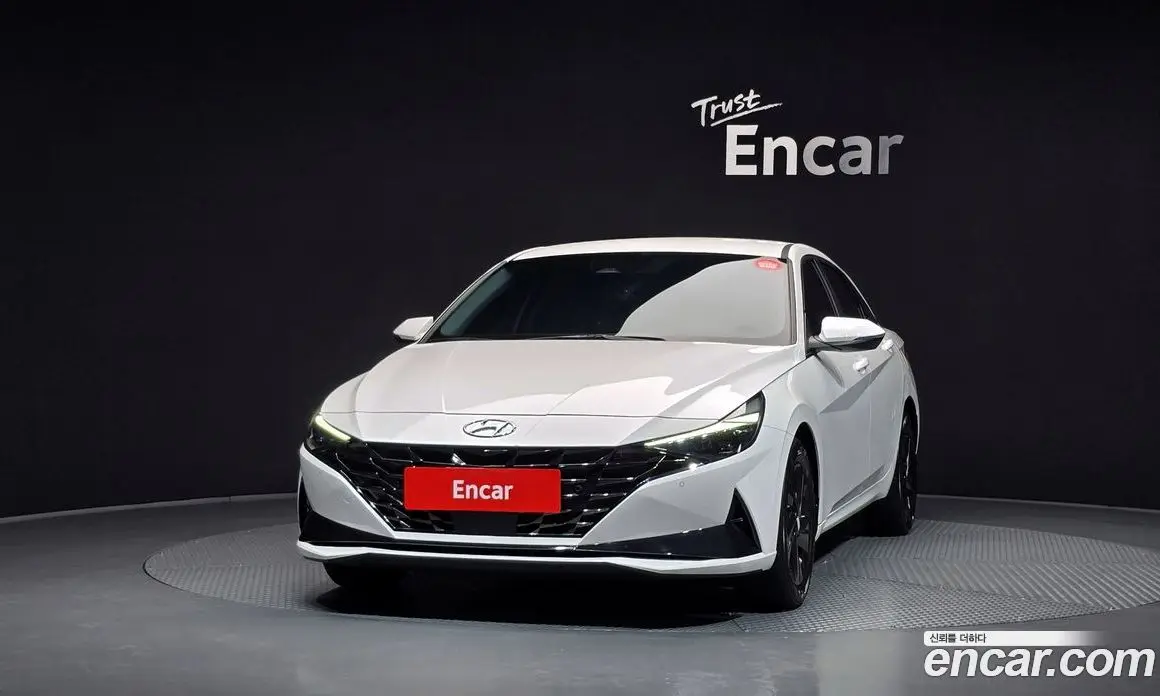 Hyundai Avante 2023 1.6 автомат (гидро), фото 3