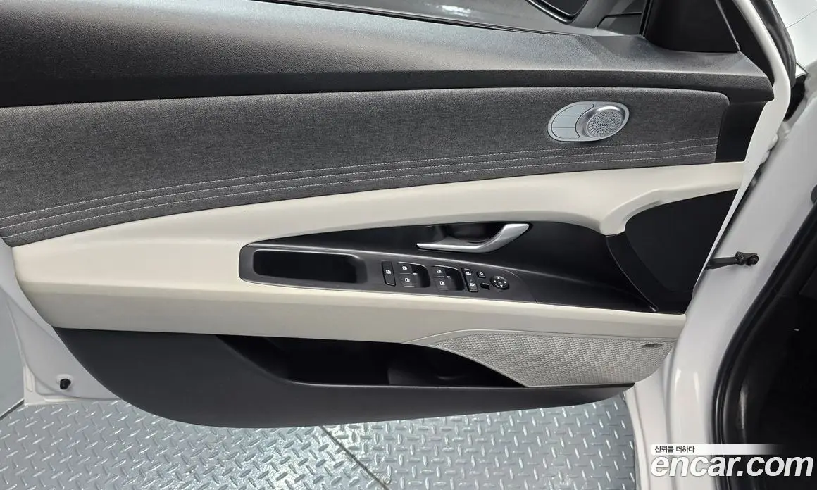 Hyundai Avante 2023 1.6 автомат (гидро), фото 23