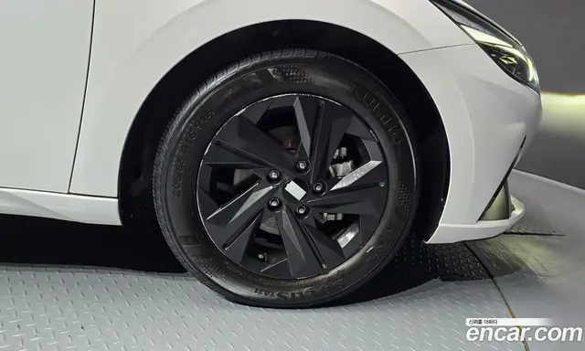 Hyundai Avante 2023 1.6 автомат (гидро), миниатюра 7