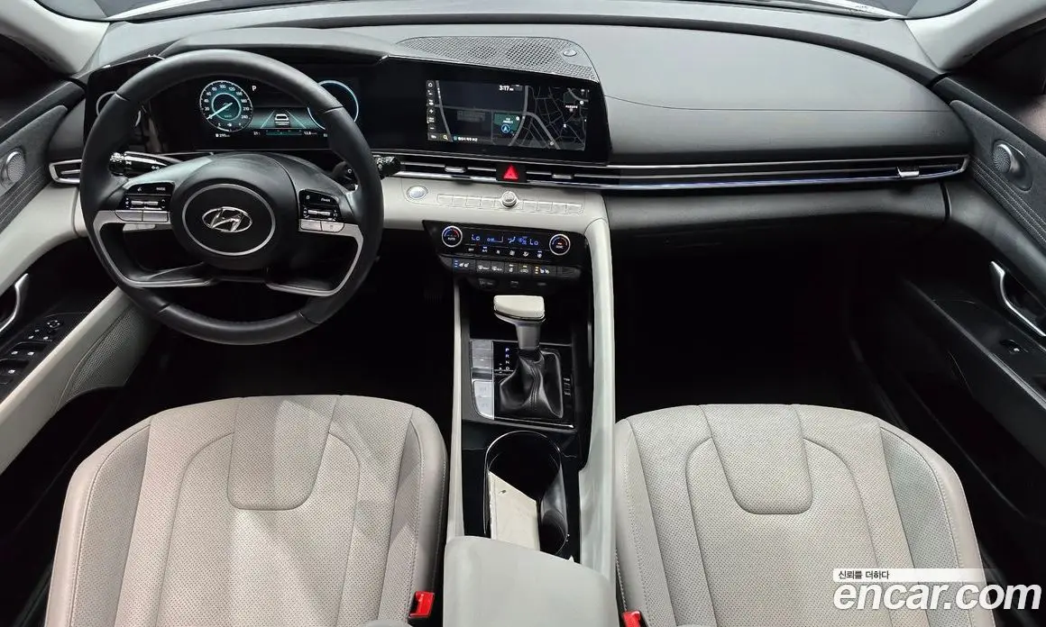 Hyundai Avante 2023 1.6 автомат (гидро), фото 10