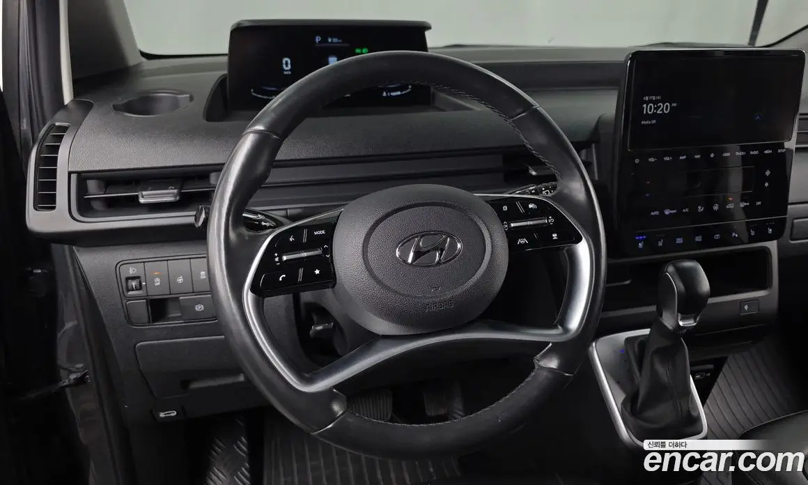 Hyundai Staria 2023 2.2 автомат (гидро), фото 19