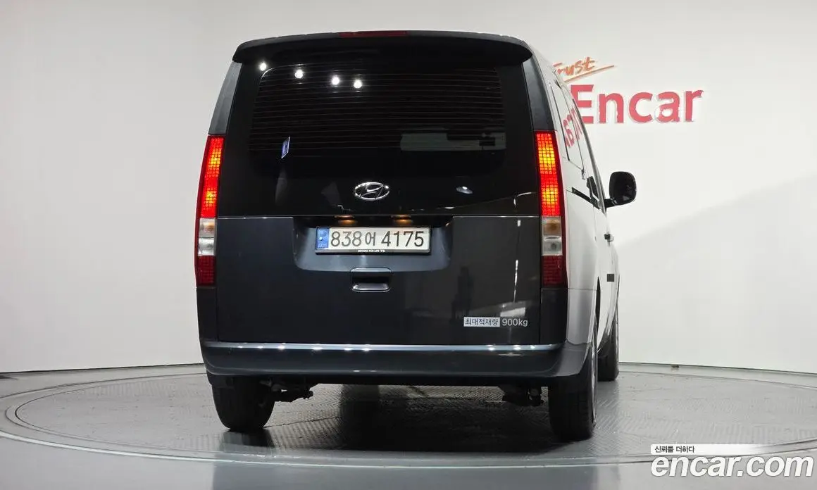 Hyundai Staria 2023 2.2 автомат (гидро), фото 4