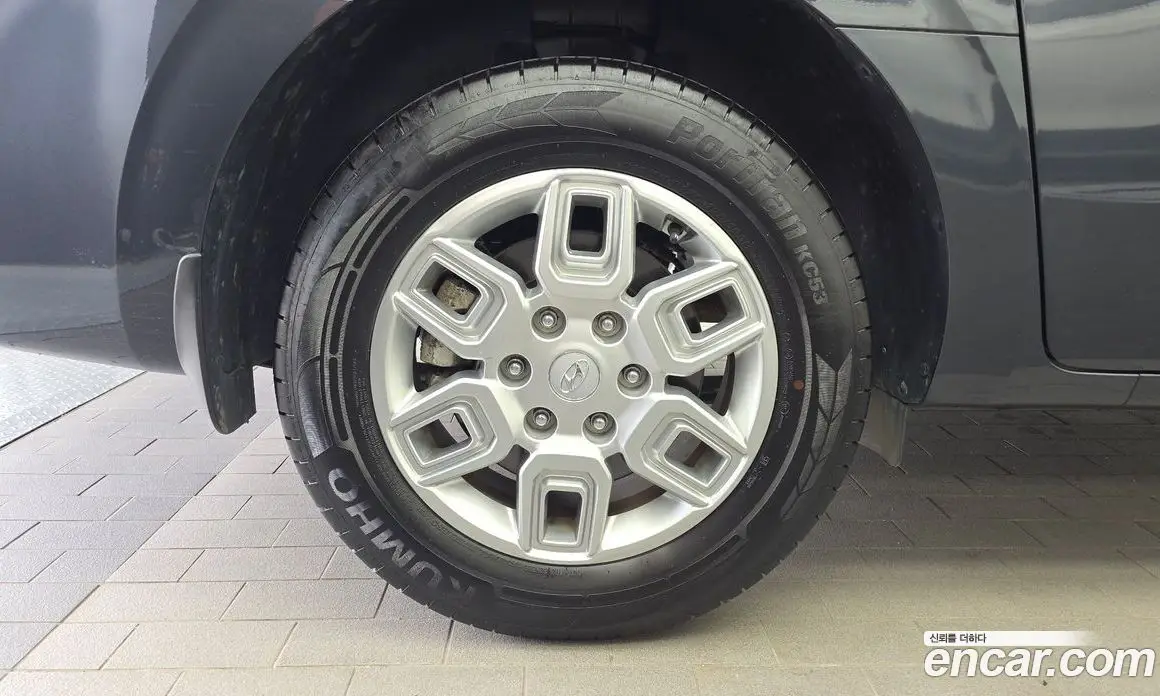 Hyundai Staria 2023 2.2 автомат (гидро), фото 5