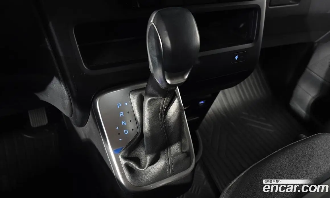 Hyundai Staria 2024 1.6 автомат (гидро), фото 11