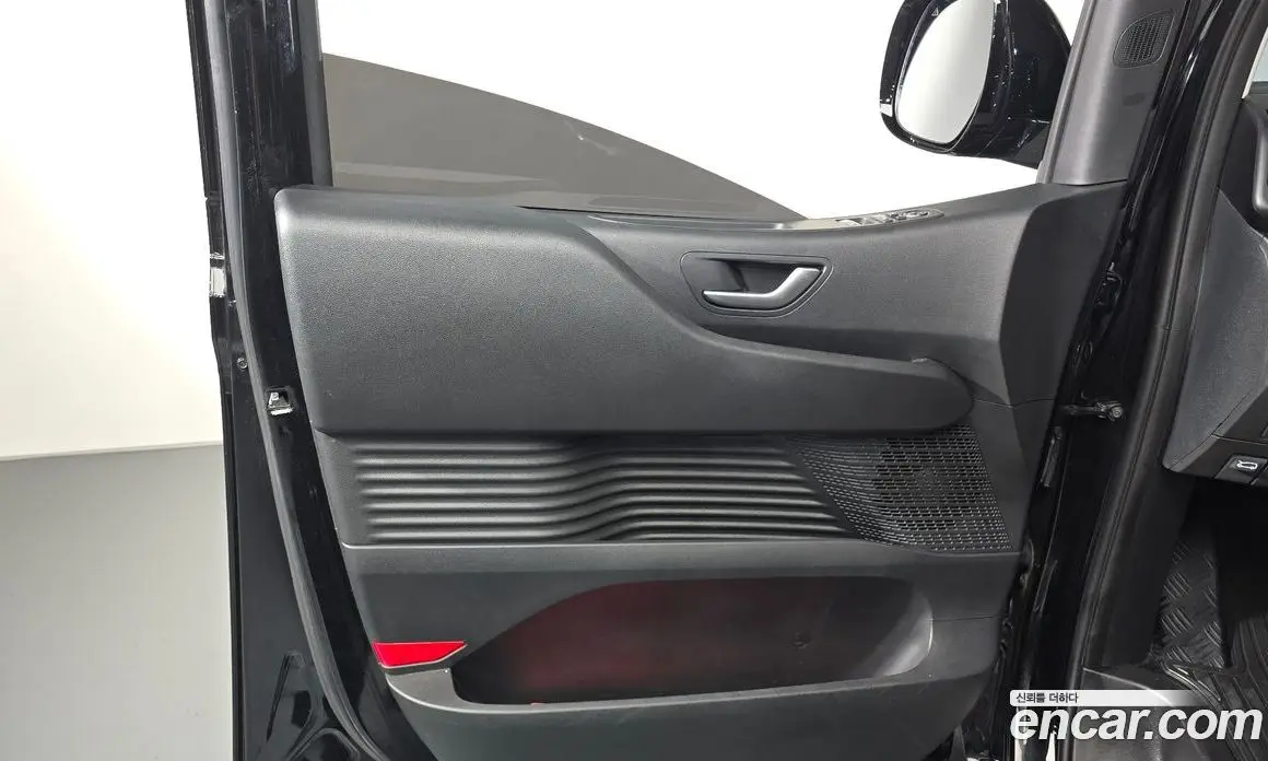 Hyundai Staria 2024 1.6 автомат (гидро), фото 14