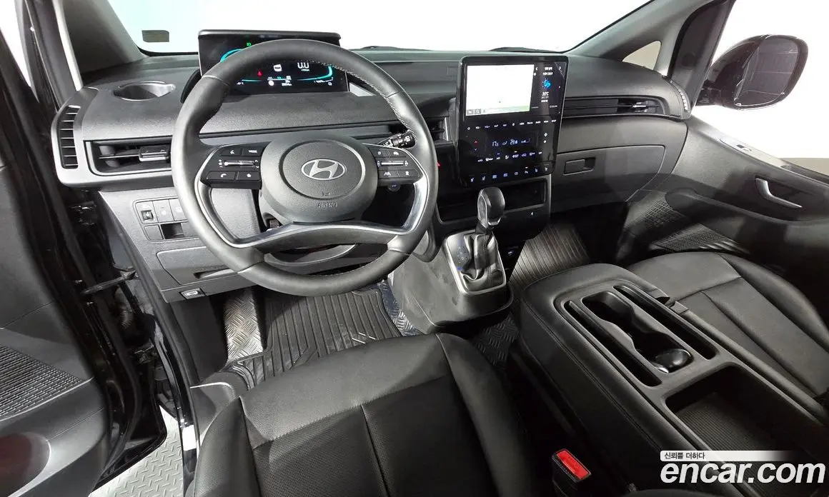Hyundai Staria 2024 1.6 автомат (гидро), фото 9
