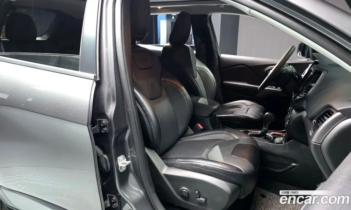 Jeep Cherokee 2022 2.4 автомат (гидро), фото 16