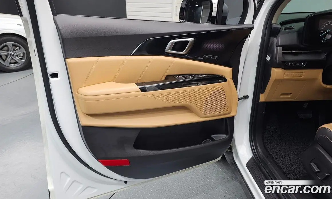 Kia Carnival 2021 2.2 автомат (гидро), фото 14