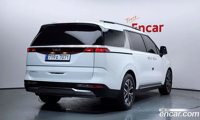 Kia Carnival 2023 2.2 автомат (гидро), миниатюра 2