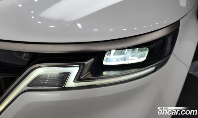 Kia Carnival 2023 2.2 автомат (гидро), миниатюра 8