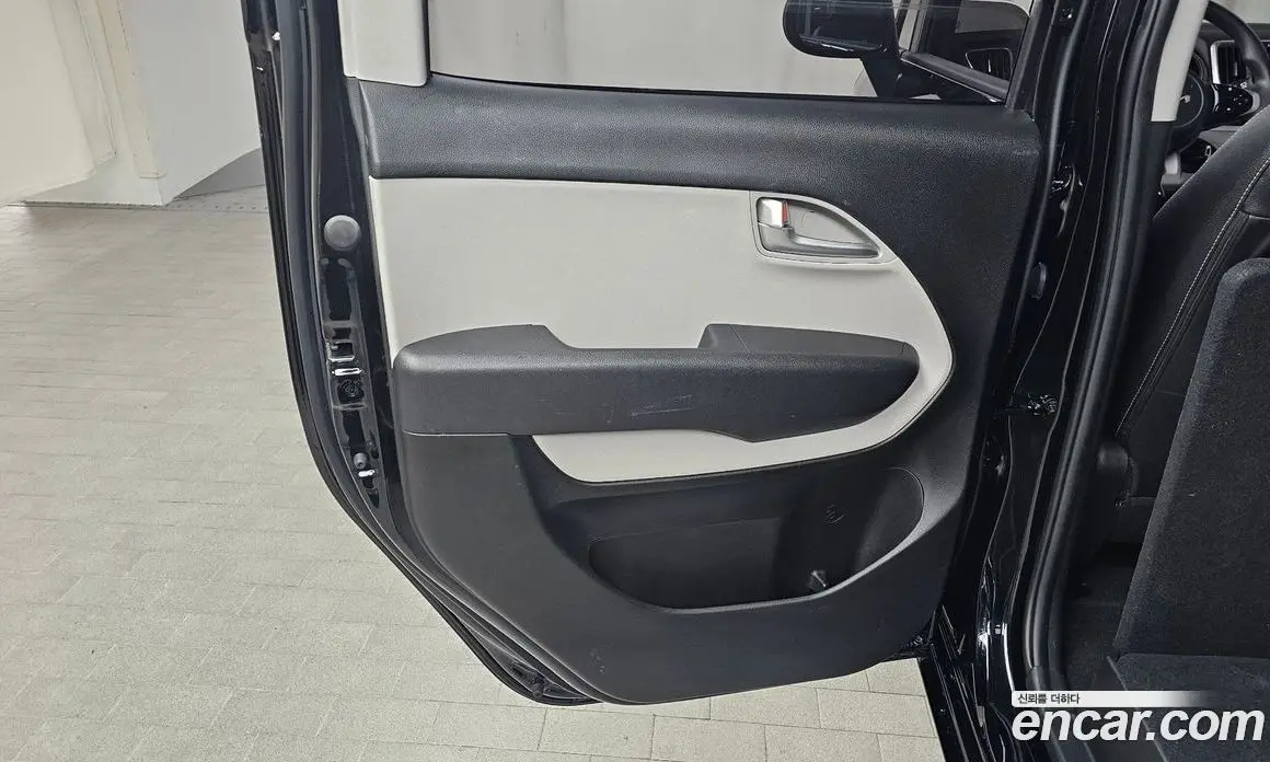 Kia Ray 2022 1.0 автомат (гидро), фото 15