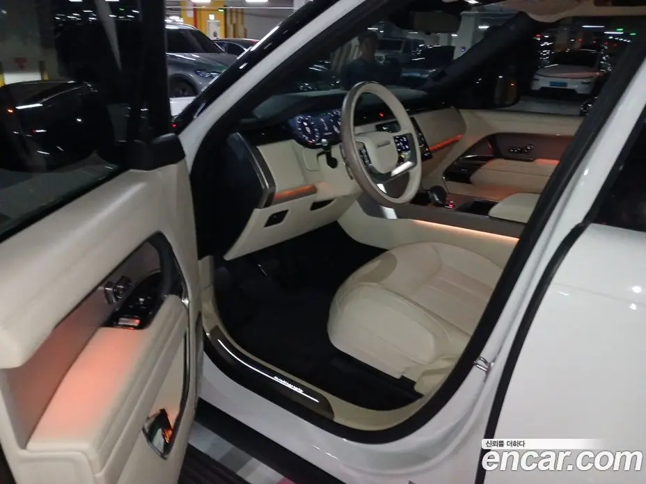 Land Rover Range Rover 2024 4.4 автомат (гидро), фото 14