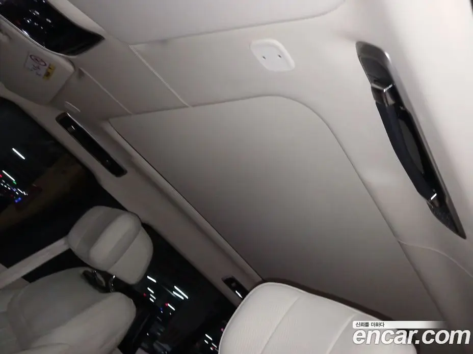 Land Rover Range Rover 2024 4.4 автомат (гидро), фото 16