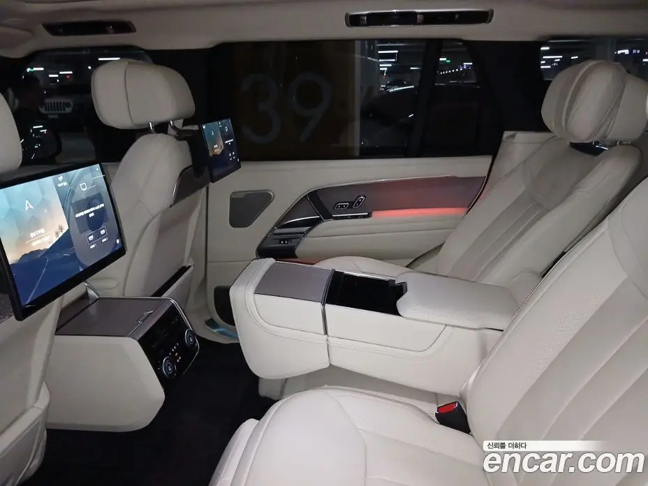 Land Rover Range Rover 2024 4.4 автомат (гидро), фото 18