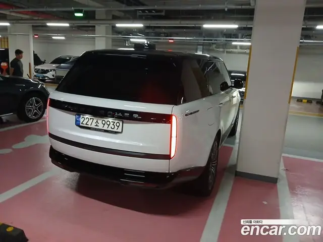 Land Rover Range Rover 2024 4.4 автомат (гидро), миниатюра 7