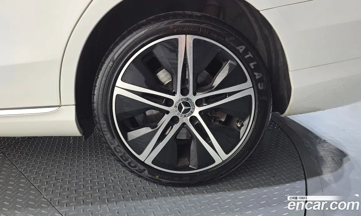 Mercedes-Benz C-Class 2019 1.9 гидро, фото 7 Mercedes-Benz C-Class 2019 1.9 гидро, фото 7