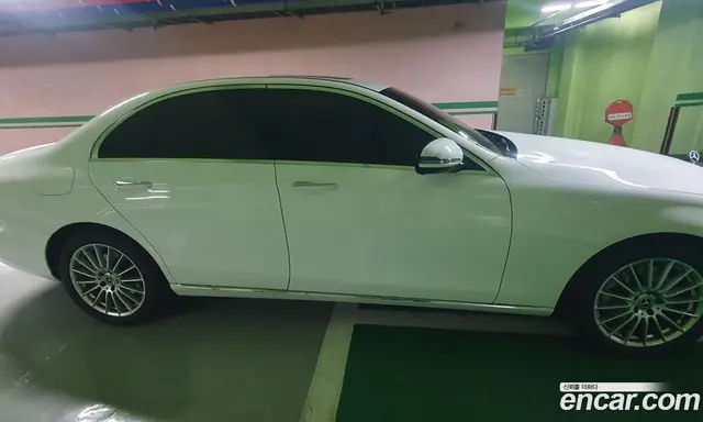 Mercedes-Benz E-Class 2021 2.0 гидро, миниатюра 4 Mercedes-Benz E-Class 2021 2.0 гидро, миниатюра 4