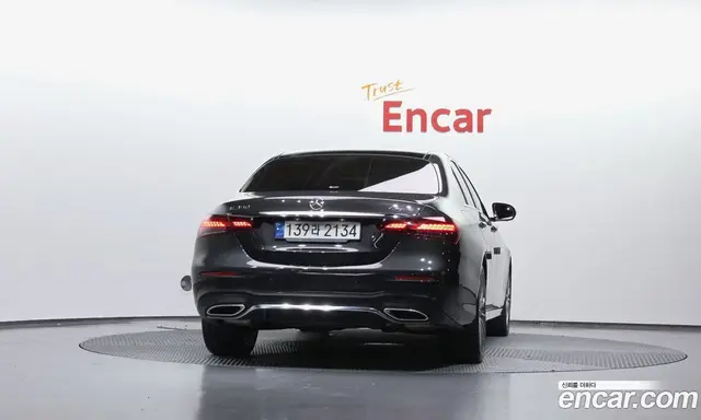 Mercedes-Benz E-Class 2022 2.0 гидро, миниатюра 4 Mercedes-Benz E-Class 2022 2.0 гидро, миниатюра 4