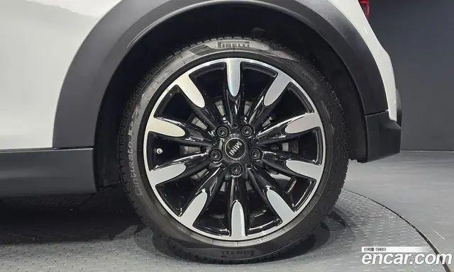 Mini Cooper 2023 2.0 автомат (гидро), миниатюра 6