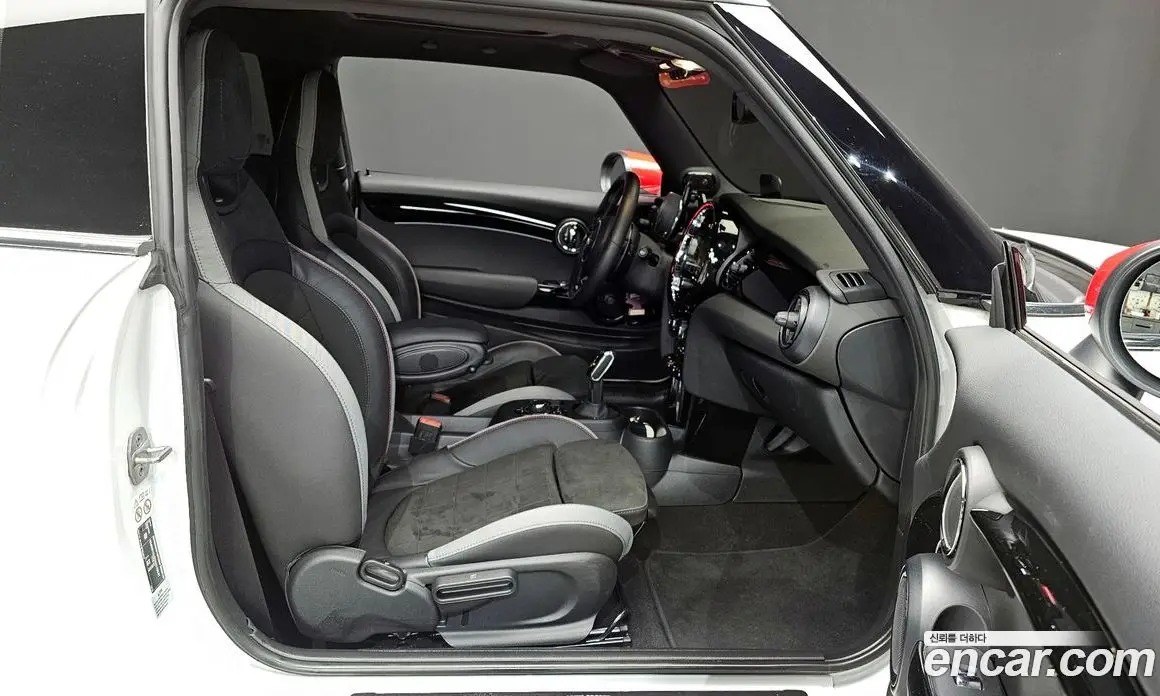 Mini Cooper 2024 2.0 автомат (гидро), фото 10