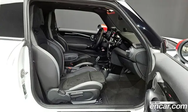Mini Cooper 2024 2.0 автомат (гидро), миниатюра 10