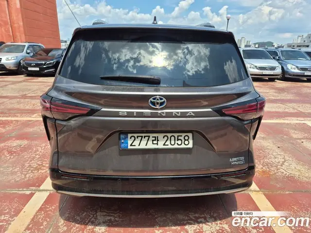 Toyota Sienna 2021 2.5 автомат (гидро), миниатюра 4