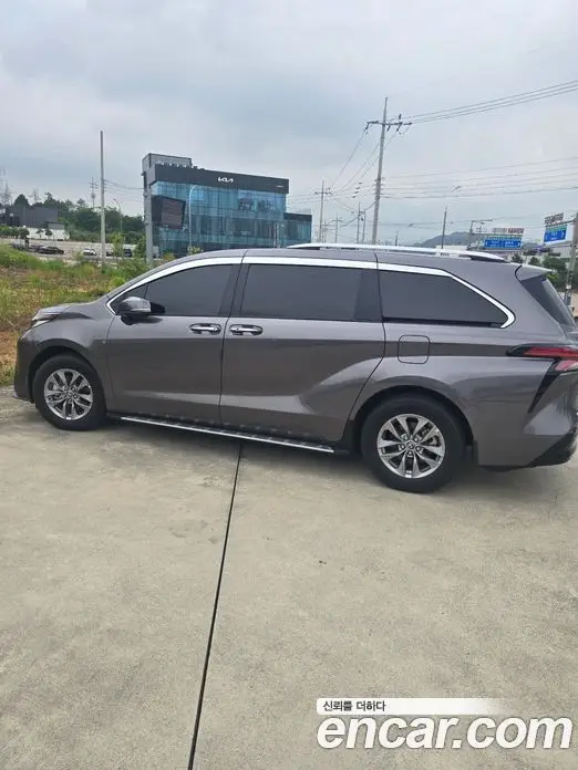 Toyota Sienna 2024 2.5 автомат (гидро), миниатюра 5 Toyota Sienna 2024 2.5 автомат (гидро), миниатюра 5