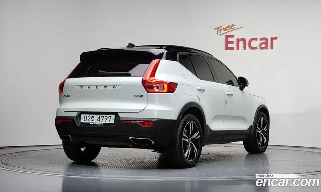 Volvo XC40 2019 2.0 автомат (гидро), миниатюра 2