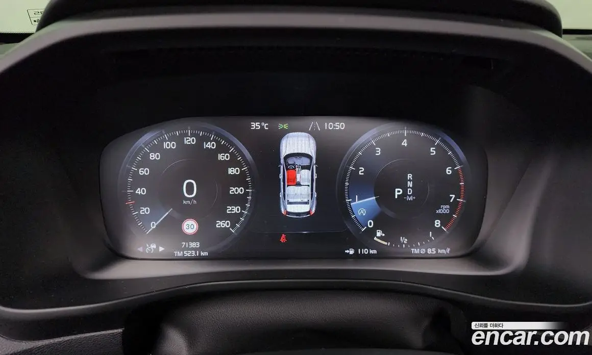 Volvo XC40 2019 2.0 автомат (гидро), фото 11
