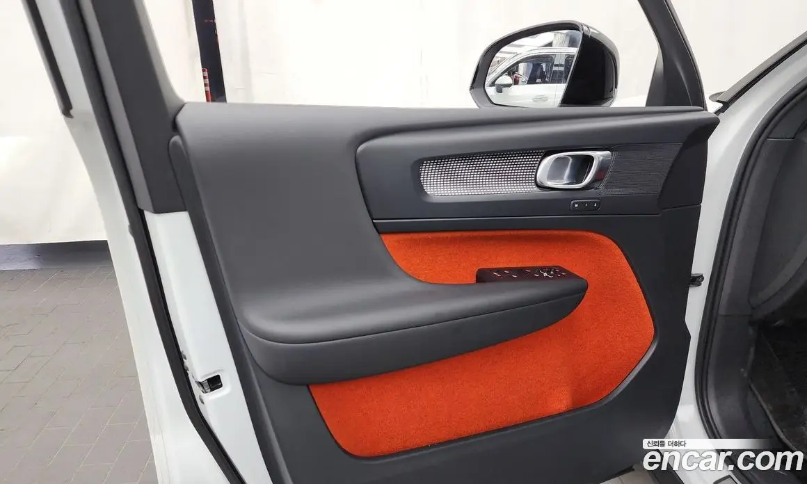 Volvo XC40 2019 2.0 автомат (гидро), фото 14