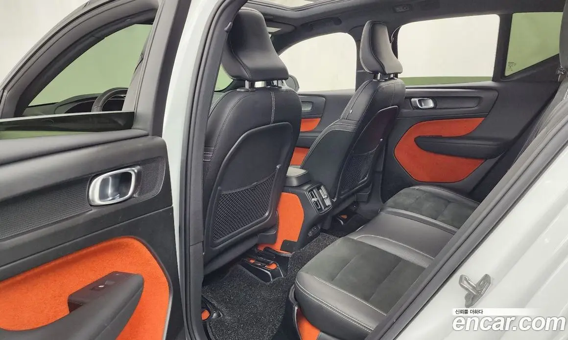 Volvo XC40 2019 2.0 автомат (гидро), фото 16