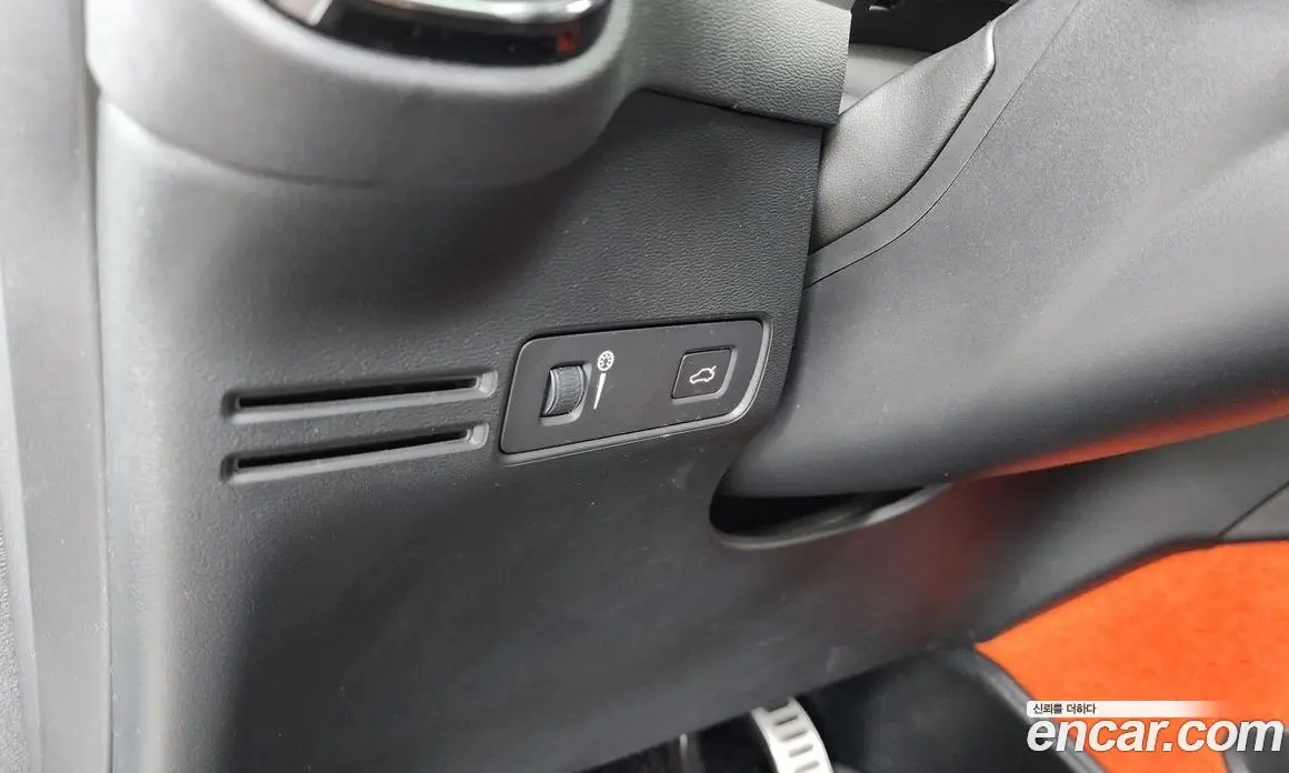 Volvo XC40 2019 2.0 автомат (гидро), фото 22